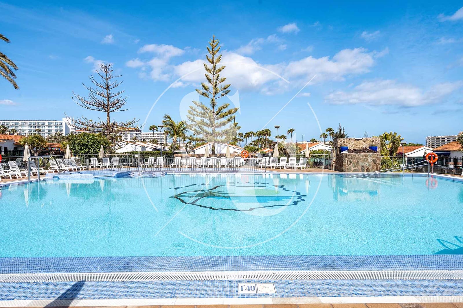 3 soveværelse Bungalow til salg i Playa del Ingles med swimmingpool garage - € 740.000 (Ref: 9004517)