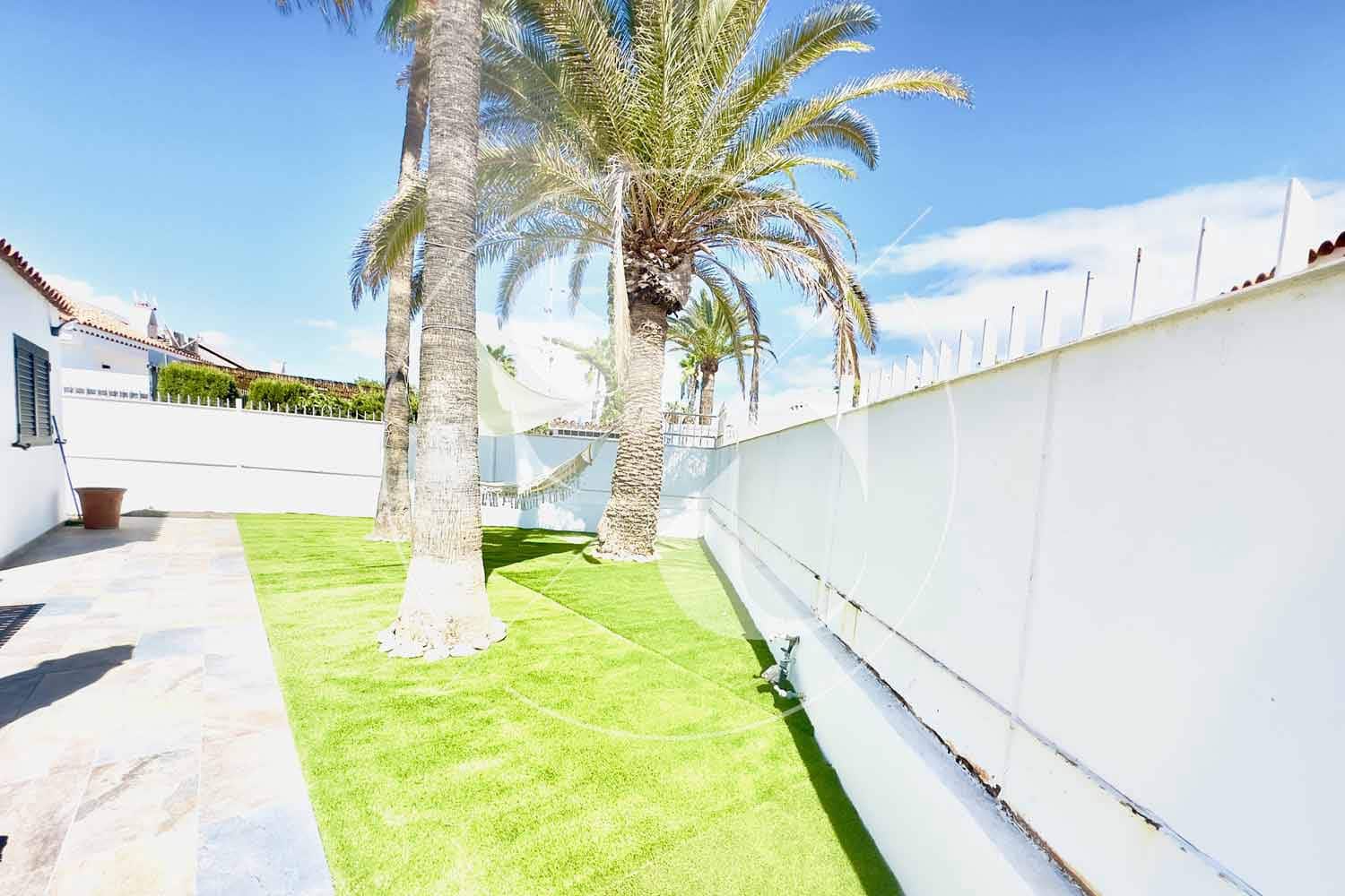 2 bedroom Villa for rent in Maspalomas with pool - € 2,450 (Ref: 9181527)