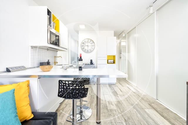 Lejlighed til salg i Playa del Inglés, San Bartolomé de Tirajana med swimmingpool - € 240.000 (Ref: 9439048)