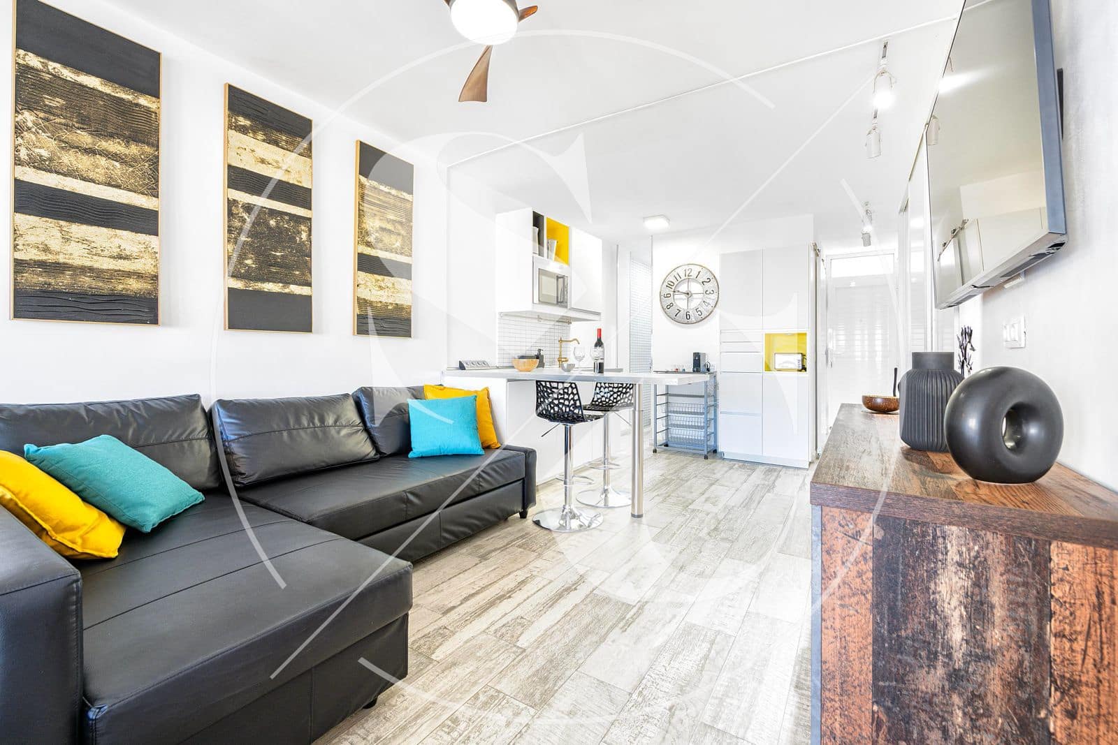 Apartment for sale in Playa del Ingles with pool - € 240,000 (Ref: 9439048)