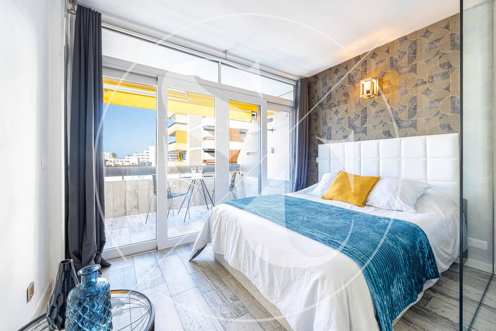 Apartment for sale in Playa del Ingles with pool - € 240,000 (Ref: 9439048)