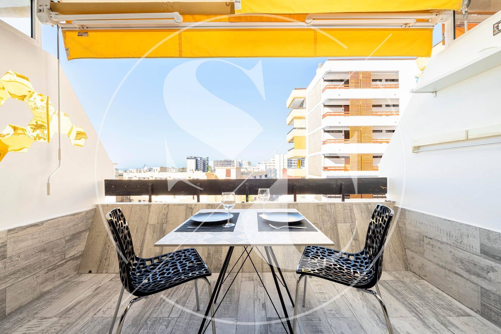 Apartment for sale in Playa del Ingles with pool - € 240,000 (Ref: 9439048)