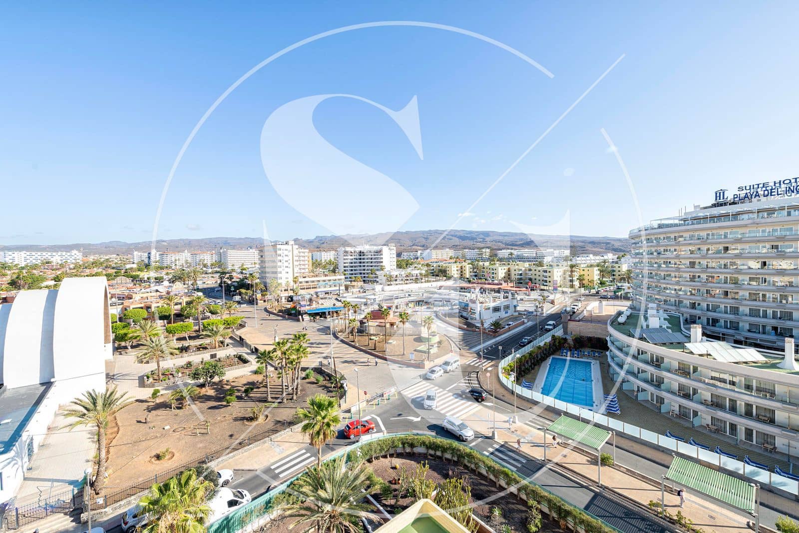 Apartment for sale in Playa del Ingles with pool - € 240,000 (Ref: 9439048)