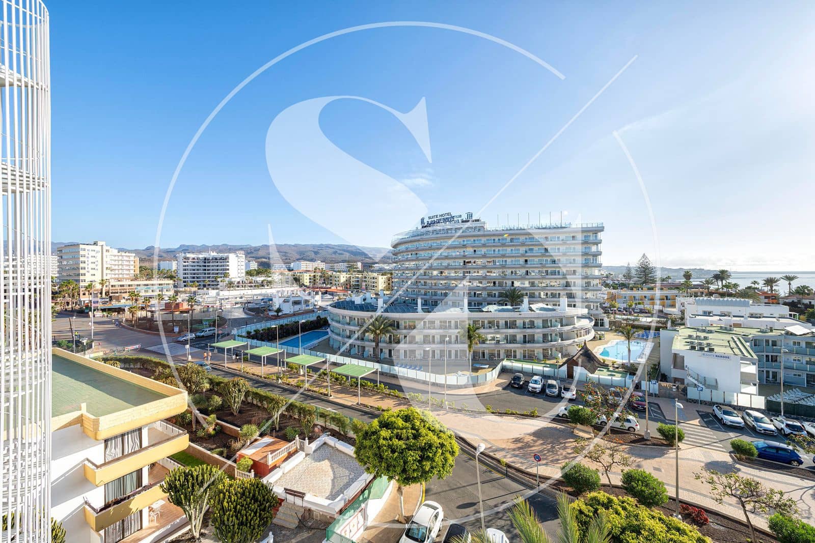 Apartment for sale in Playa del Ingles with pool - € 240,000 (Ref: 9439048)