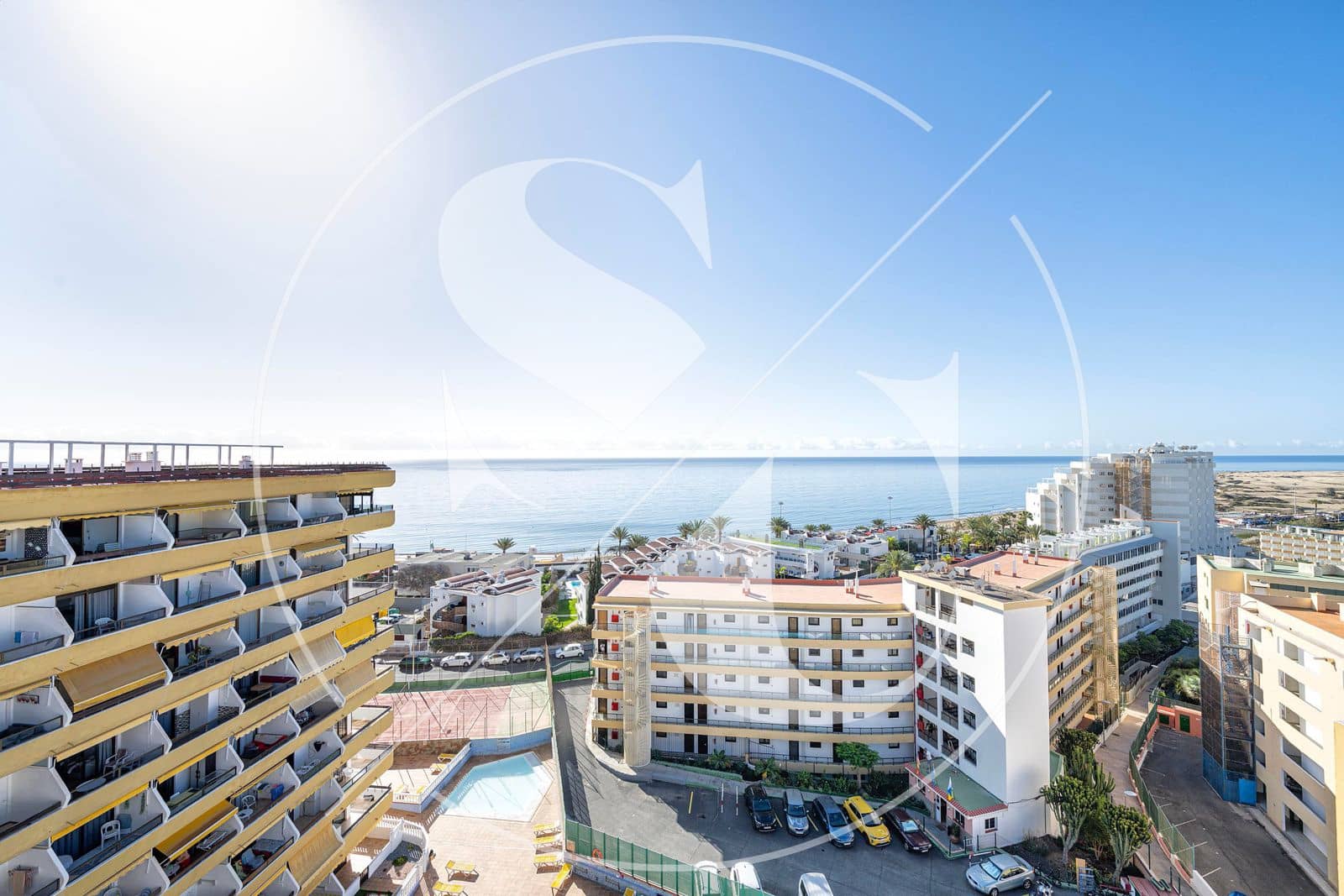 Apartment for sale in Playa del Ingles with pool - € 240,000 (Ref: 9439048)