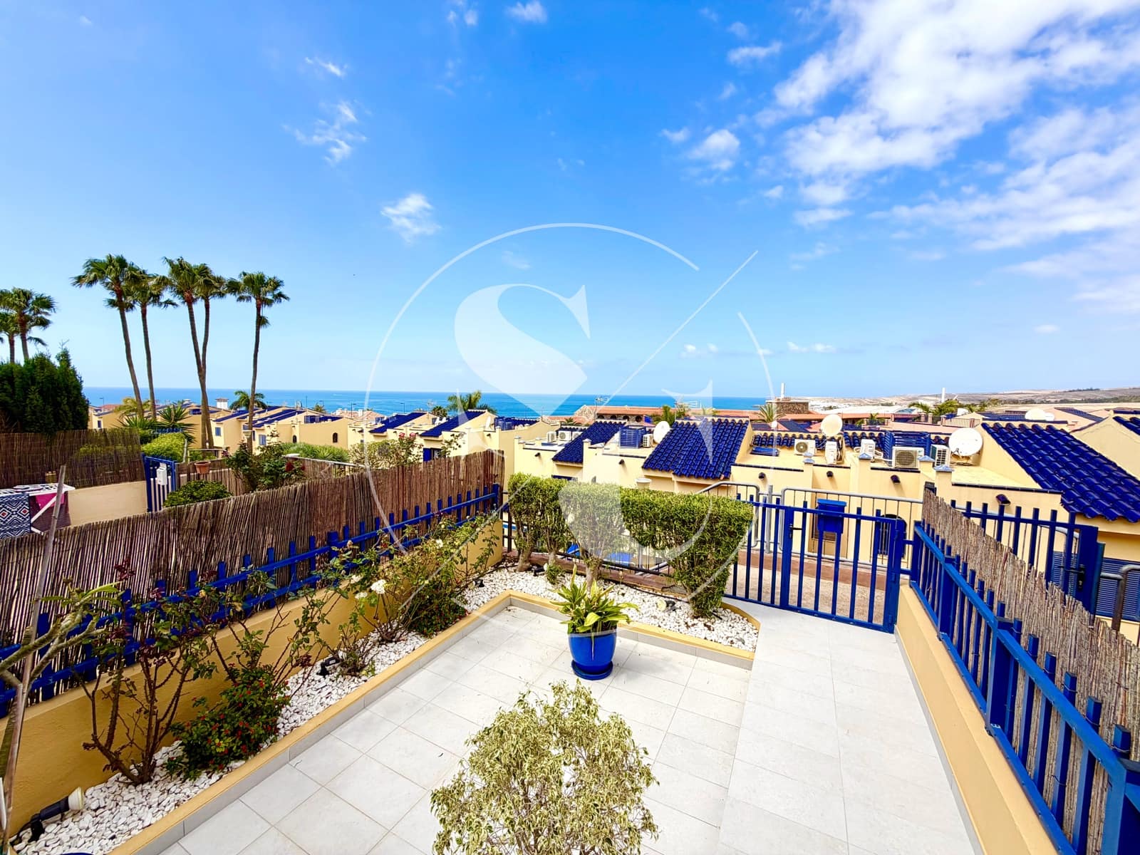 4 bedroom Villa for sale in Maspalomas with pool garage - € 795,000 (Ref: 9727488)