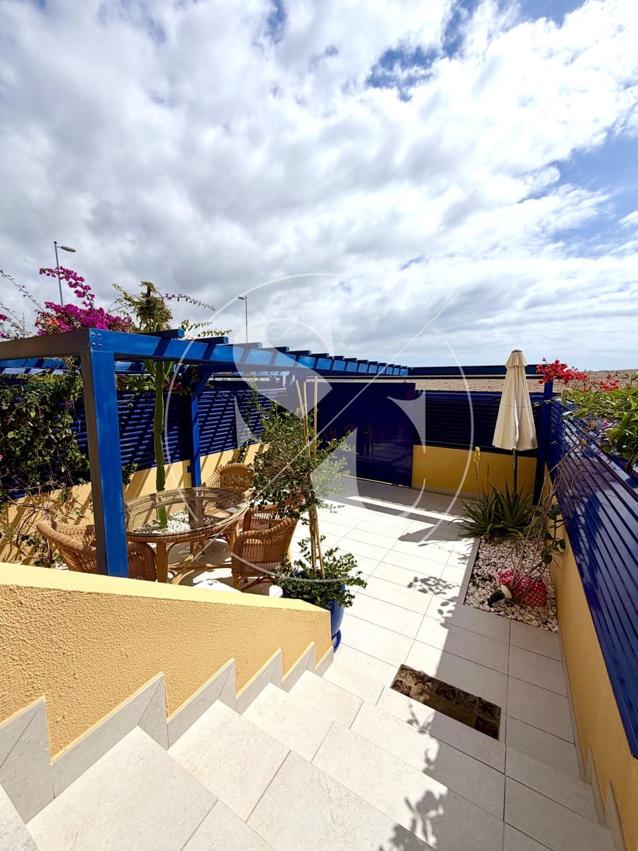 4 bedroom Villa for sale in Maspalomas with pool garage - € 795,000 (Ref: 9727488)