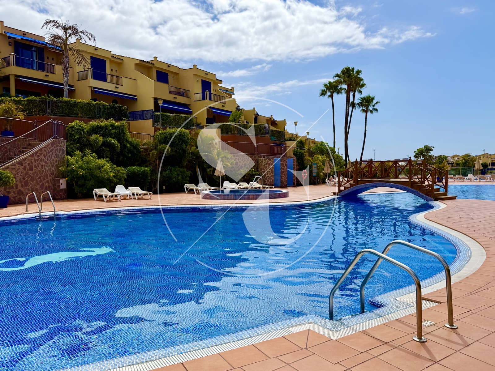 4 bedroom Villa for sale in Maspalomas with pool garage - € 795,000 (Ref: 9727488)