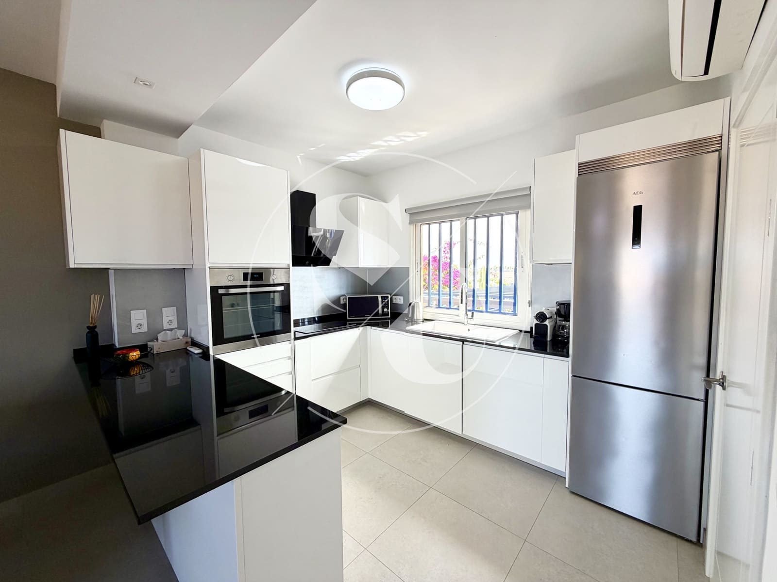 4 bedroom Villa for sale in Maspalomas with pool garage - € 795,000 (Ref: 9727488)