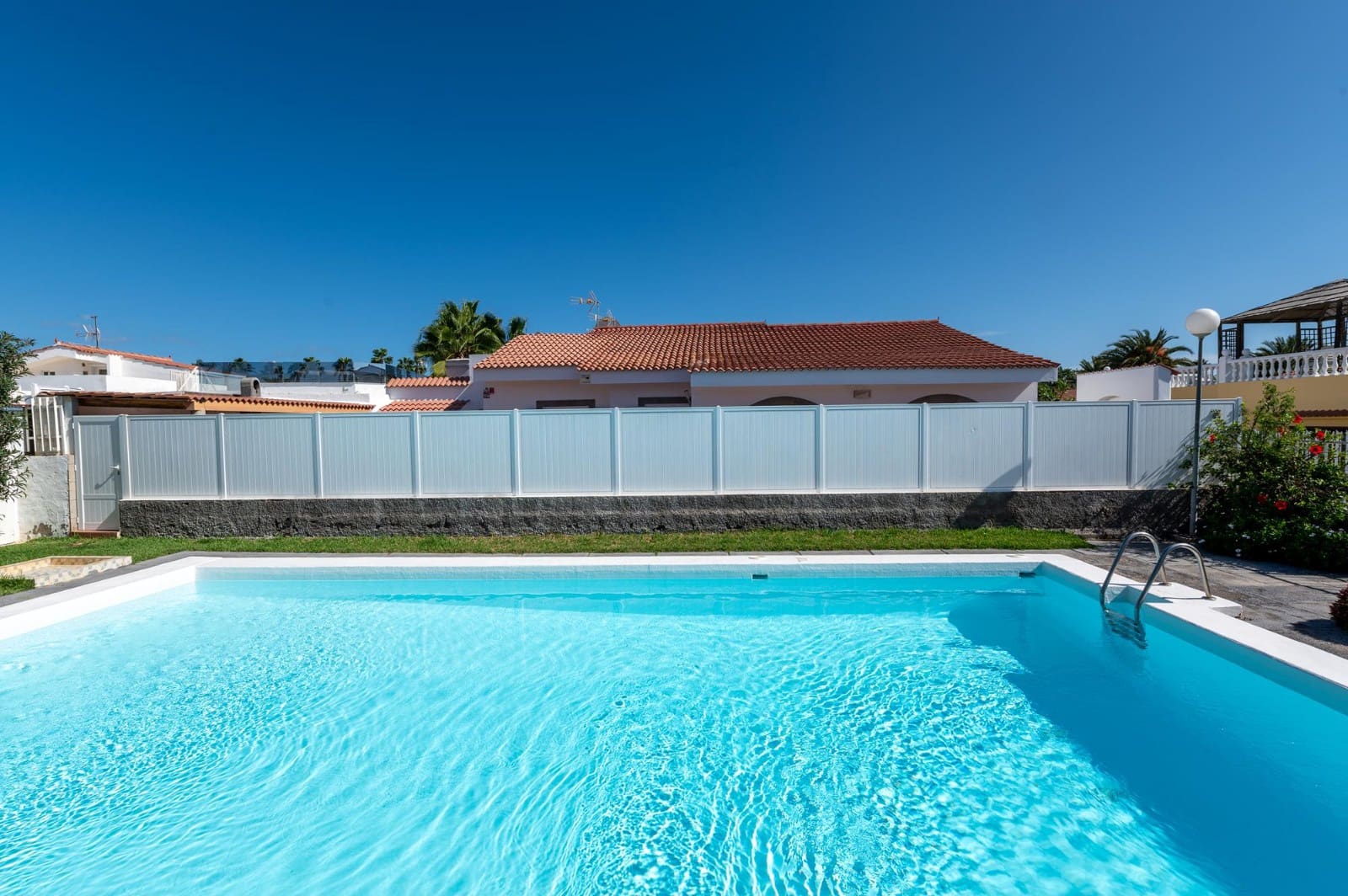 3 slaapkamer Villa te huur in Maspalomas met zwembad garage - € 2.600 (Ref: 9798582)