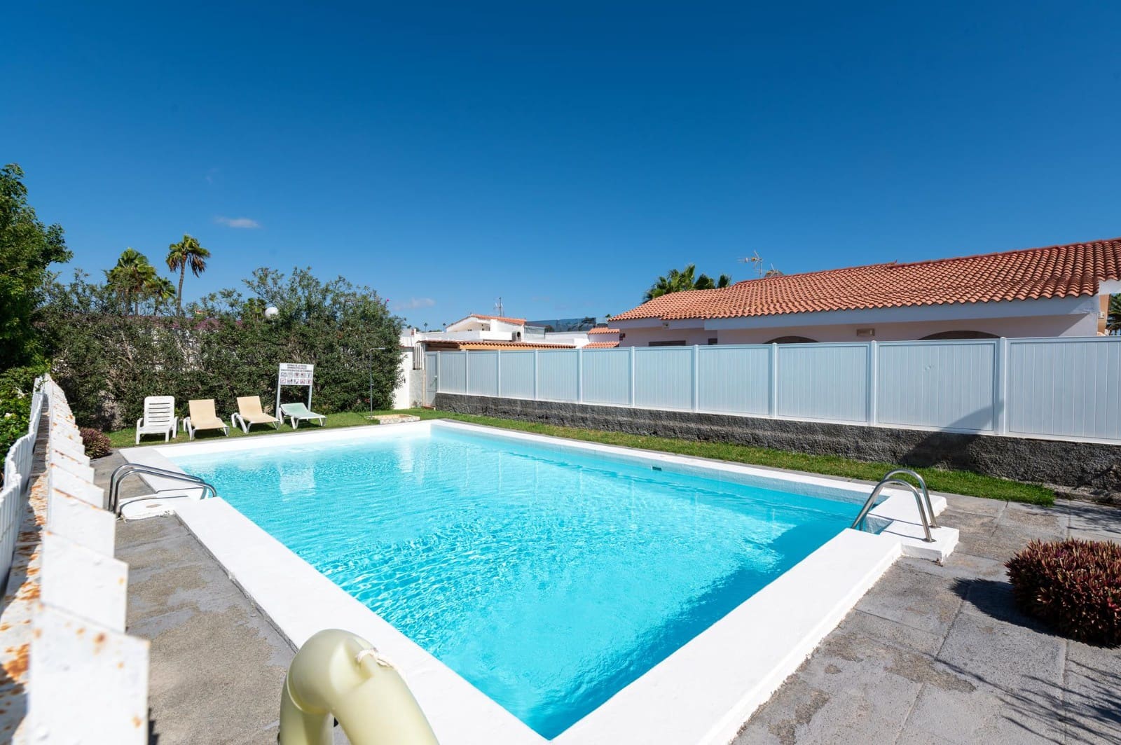 3 slaapkamer Villa te huur in Maspalomas met zwembad garage - € 2.600 (Ref: 9798582)