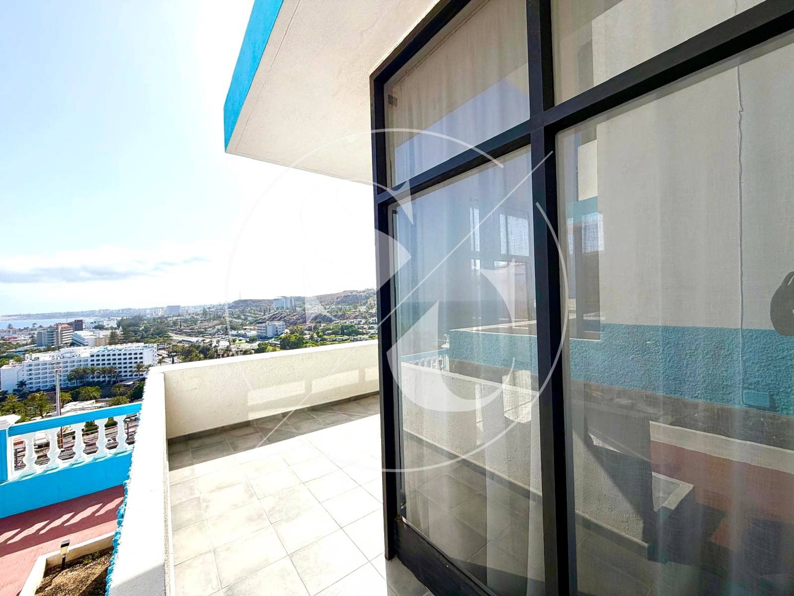 Appartement de 2 chambres à louer à San Agustin - 1 200 € (Ref: 9913686)