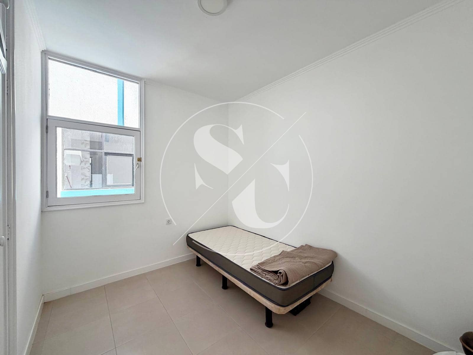 Appartement de 2 chambres à louer à San Agustin - 1 200 € (Ref: 9913686)