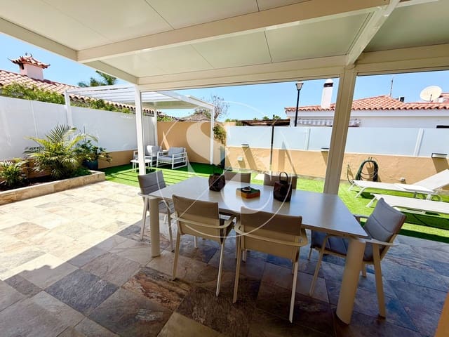 Chalet de 3 habitaciones en Maspalomas, San Bartolomé de Tirajana en venta con piscina - 749.000 € (Ref: 9915166)