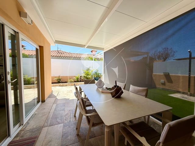 Chalet de 3 habitaciones en Maspalomas, San Bartolomé de Tirajana en venta con piscina - 749.000 € (Ref: 9915166)