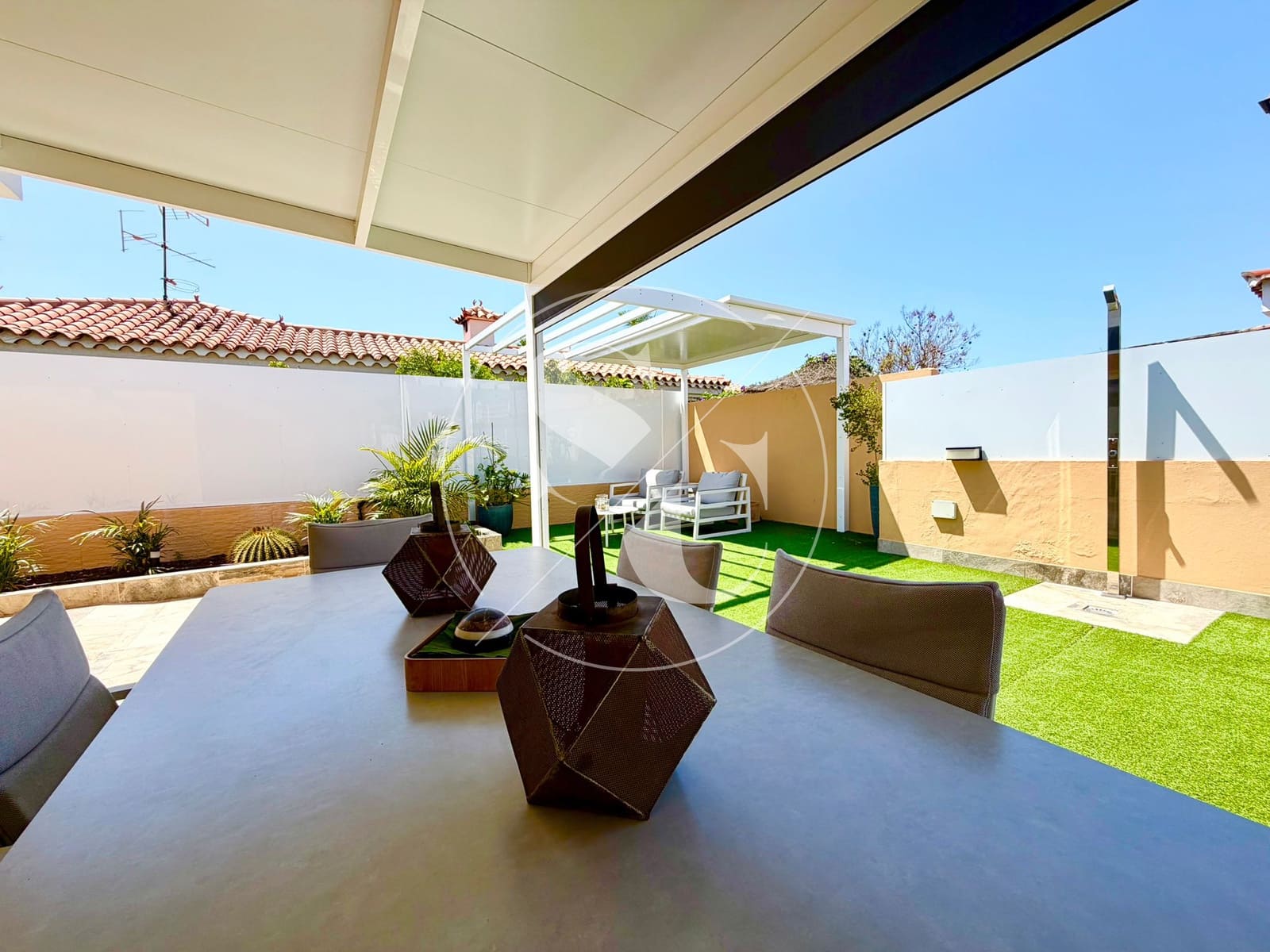 Chalet de 3 habitaciones en Maspalomas en venta con piscina - 749.000 € (Ref: 9915166)