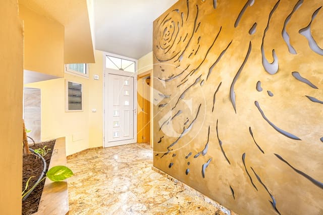 5 chambre Villa/Maison à vendre à Maspalomas, San Bartolomé de Tirajana avec piscine garage - 980 000 € (Ref: 9945033)
