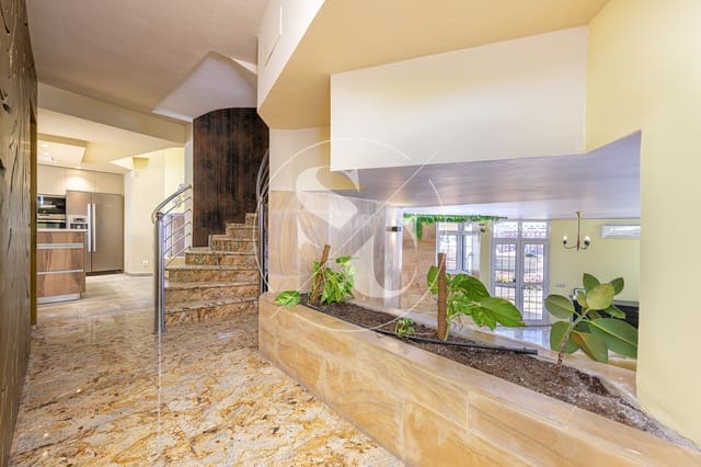 5 chambre Villa/Maison à vendre à Maspalomas, San Bartolomé de Tirajana avec piscine garage - 980 000 € (Ref: 9945033)