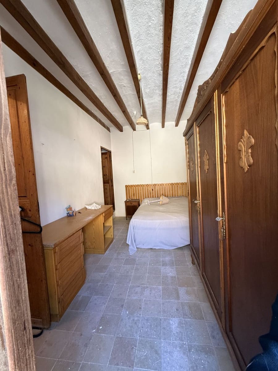 6 soverom Hus til salgs i Estellenchs med garasje - € 465 000 (Ref: 8396391)