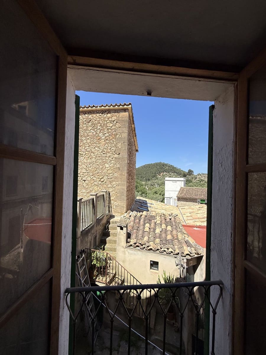 6 soverom Hus til salgs i Estellenchs med garasje - € 465 000 (Ref: 8396391)