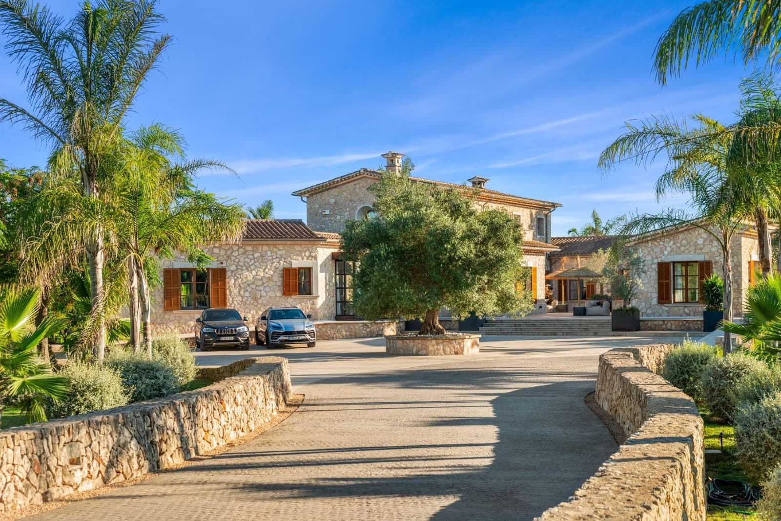 6 soveværelse Villa til salg i Montuiri - € 6.500.000 (Ref: 9040400)