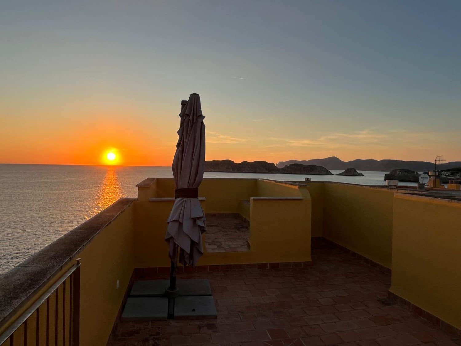 2 bedroom Penthouse for sale in Santa Ponsa with garage - € 1,950,000 (Ref: 9292237)