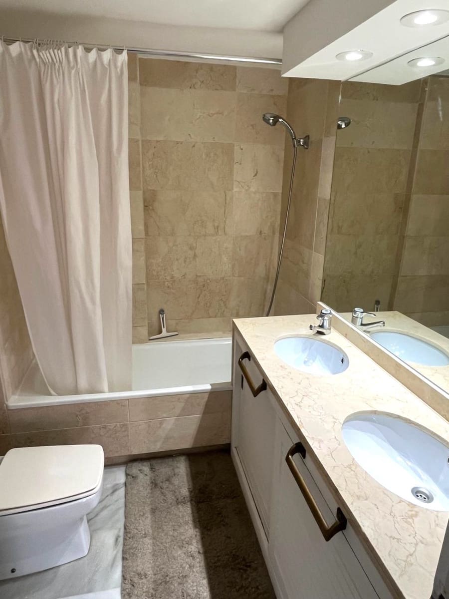 2 bedroom Penthouse for sale in Santa Ponsa with garage - € 1,950,000 (Ref: 9292237)