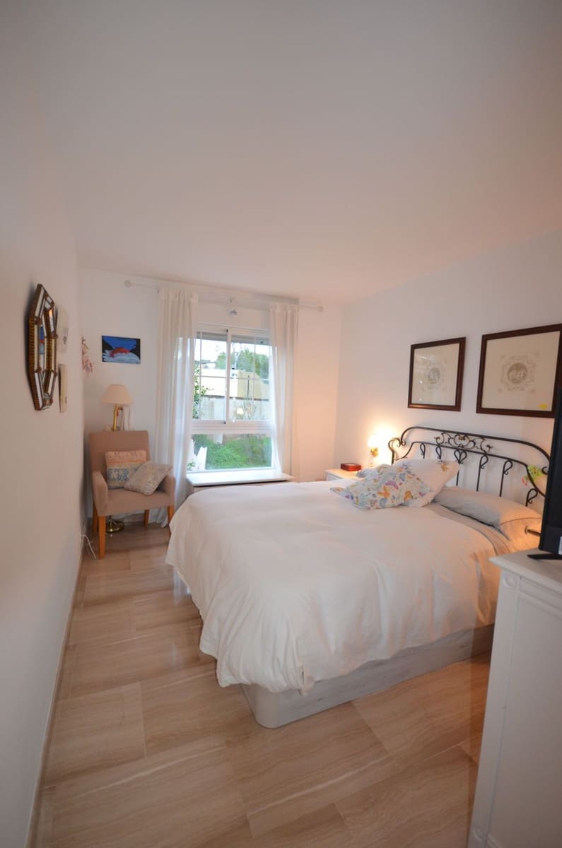 4 bedroom Flat for sale in Palma de Mallorca with garage - € 895,000 (Ref: 9533325)