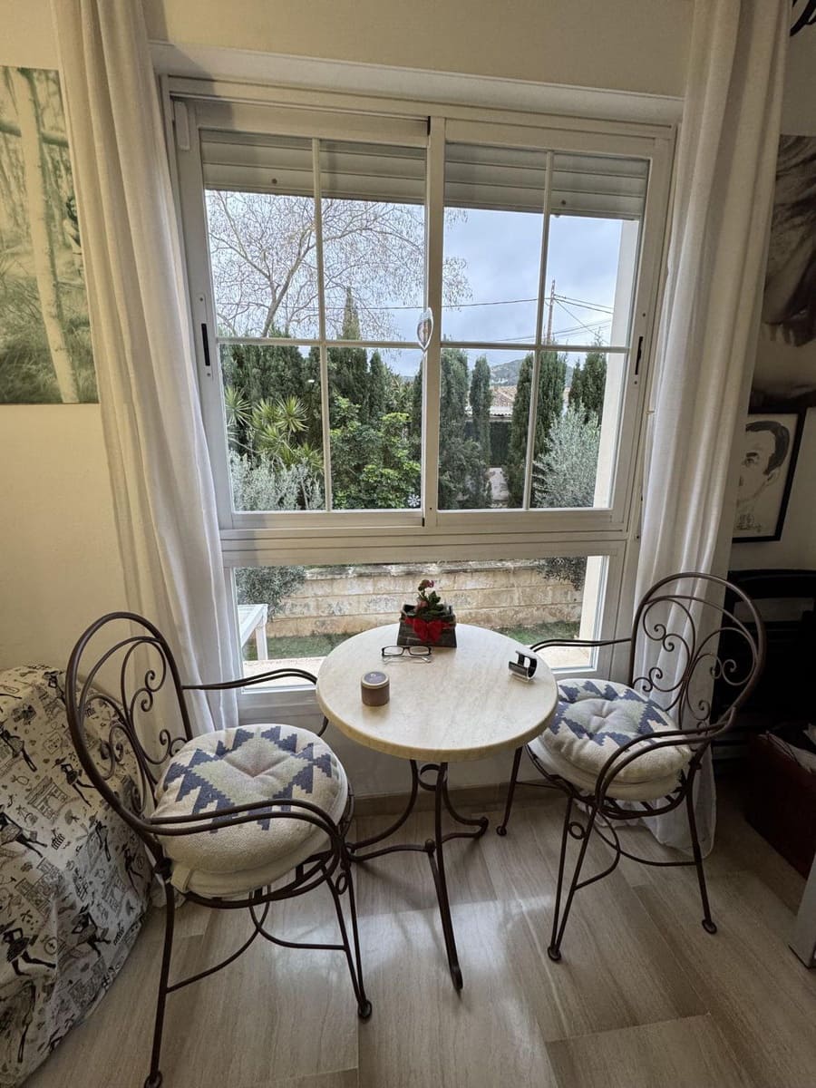 4 bedroom Flat for sale in Palma de Mallorca with garage - € 895,000 (Ref: 9533325)