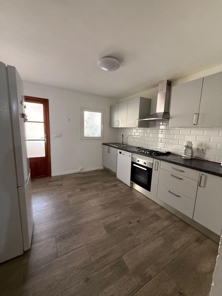 4 makuuhuone Omakotitalo myytävänä paikassa Palma de Mallorca - 445 000 € (Ref: 9686184)