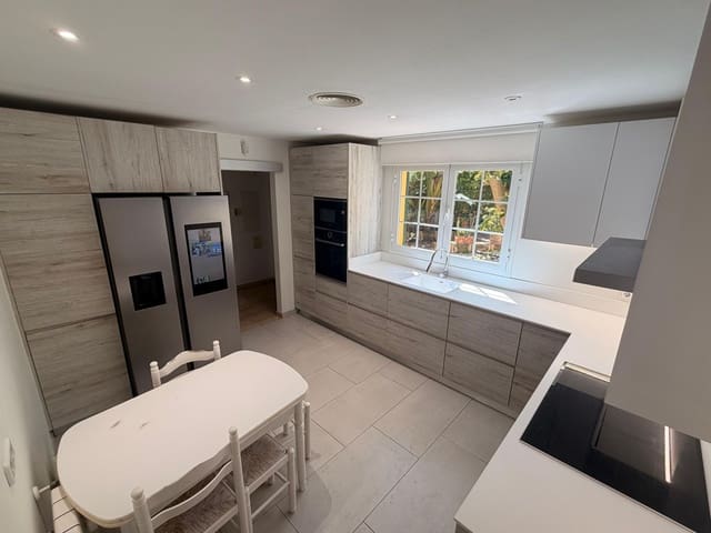 4 chambre Villa/Maison Semi-Mitoyenne à vendre à Palmanova, Calvià avec garage - 970 000 € (Ref: 9828755)