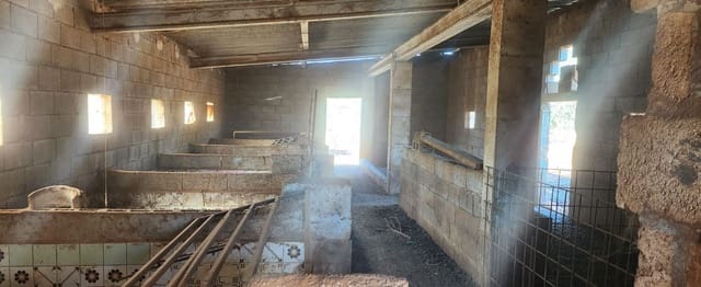 Finca/Landehus til salg i Sineu - € 165.000 (Ref: 9906840)