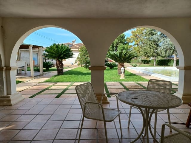 4 bedroom Villa for sale in Ontinyent with pool garage - € 450,000 (Ref: 9274737)