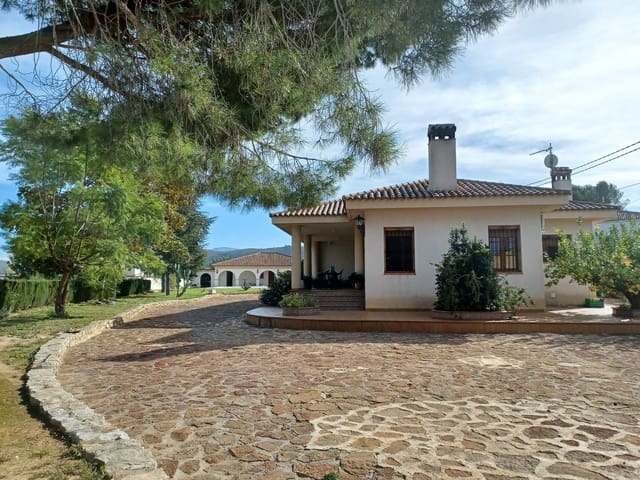4 bedroom Villa for sale in Ontinyent with pool garage - € 450,000 (Ref: 9274737)