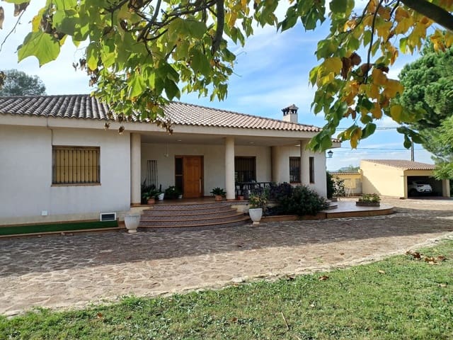 4 bedroom Villa for sale in Ontinyent with pool garage - € 450,000 (Ref: 9274737)