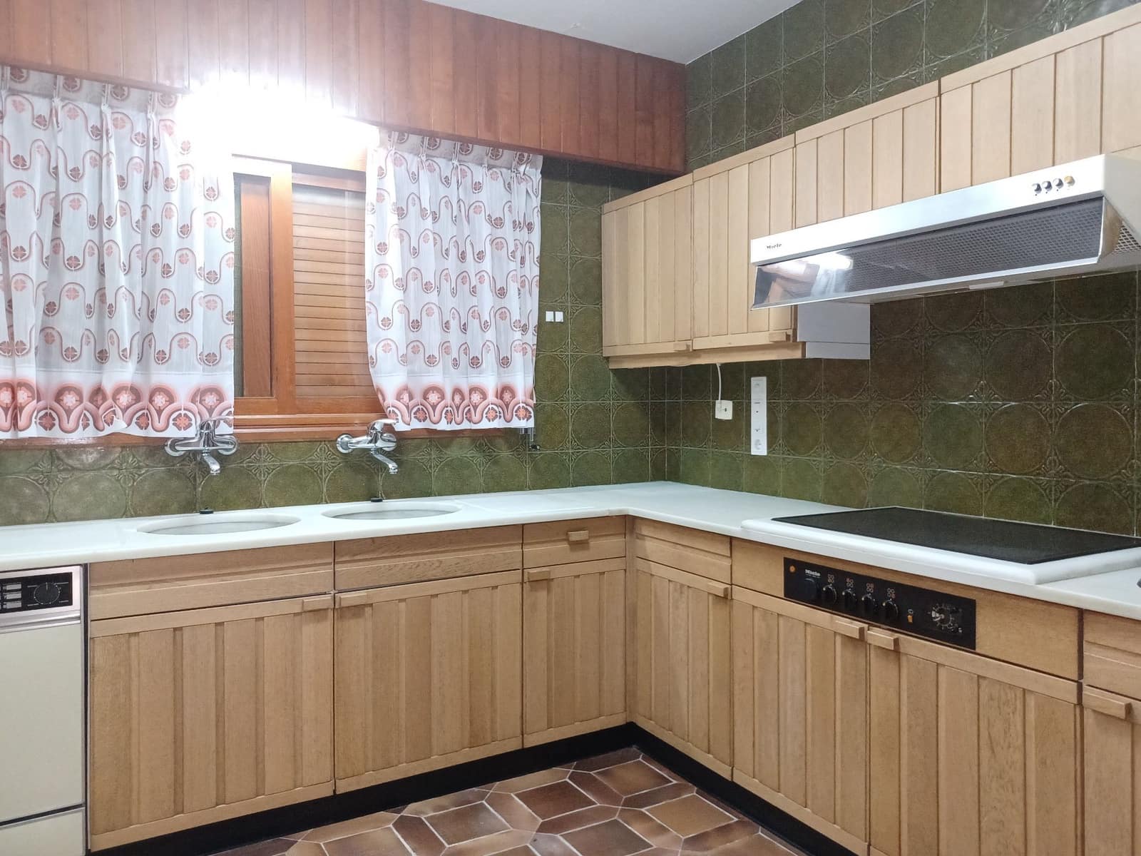 6 soveværelse Villa til salg i Albaida med swimmingpool garage - € 540.000 (Ref: 9274738)