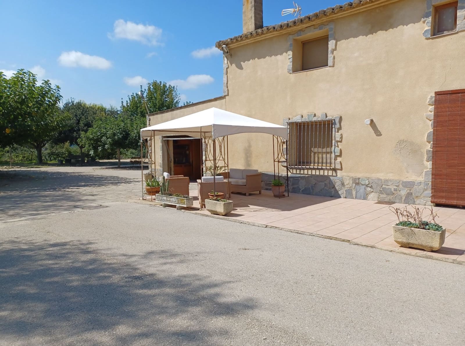 6 sypialnia Willa na sprzedaż w Ontinyent z basenem garażem - 320 000 € (Ref: 9274739)