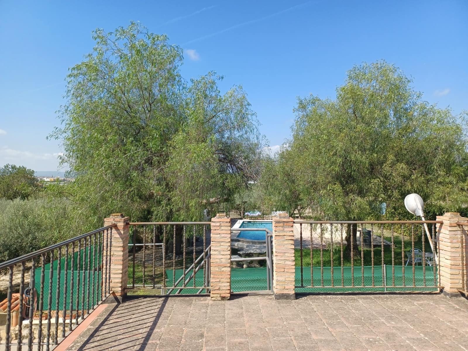 6 sypialnia Willa na sprzedaż w Ontinyent z basenem garażem - 320 000 € (Ref: 9274739)