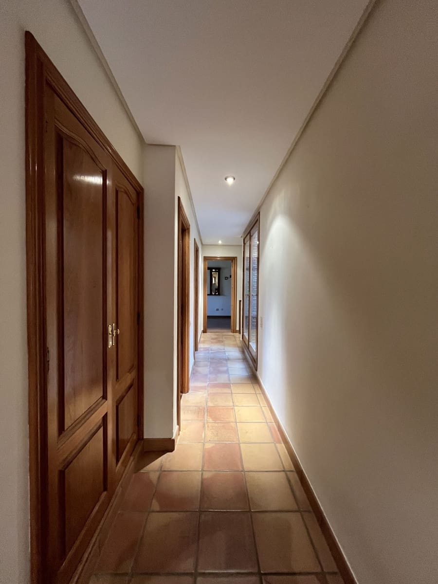 5 soveværelse Villa til salg i Ontinyent med swimmingpool garage - € 620.000 (Ref: 9275844)