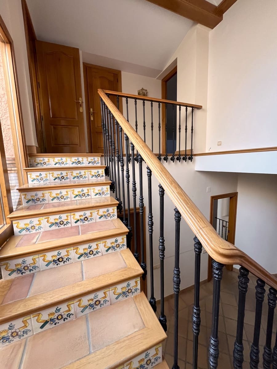 5 soveværelse Villa til salg i Ontinyent med swimmingpool garage - € 620.000 (Ref: 9275844)