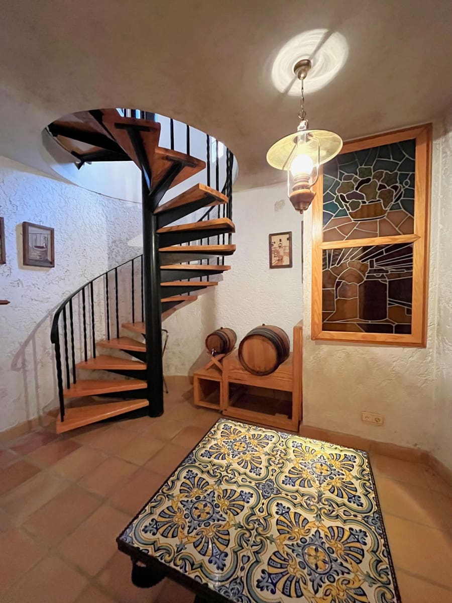 5 soveværelse Villa til salg i Ontinyent med swimmingpool garage - € 620.000 (Ref: 9275844)