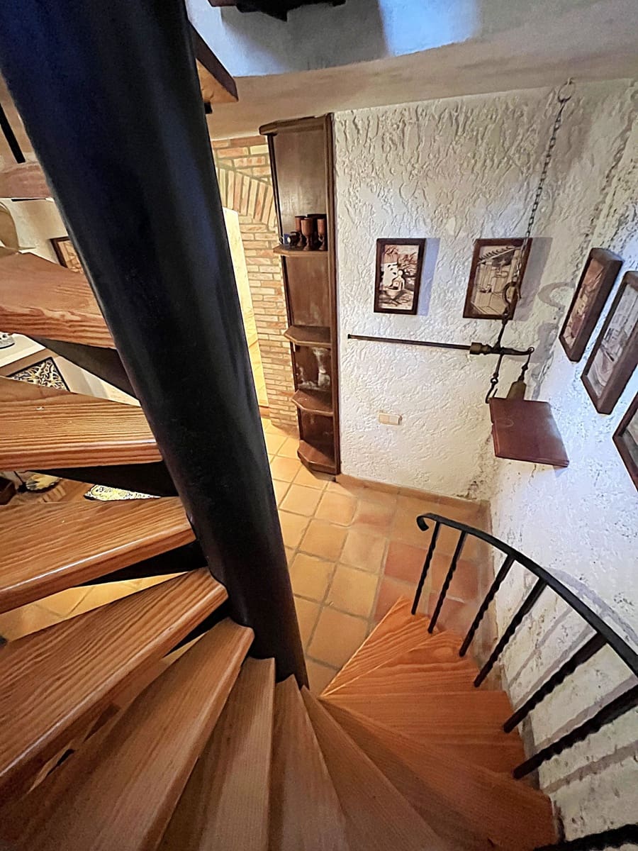 5 soveværelse Villa til salg i Ontinyent med swimmingpool garage - € 620.000 (Ref: 9275844)