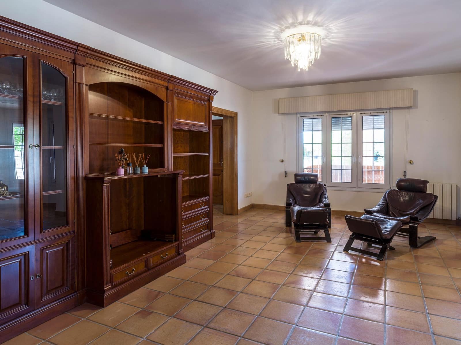 5 soveværelse Villa til salg i Ontinyent med swimmingpool garage - € 620.000 (Ref: 9275844)