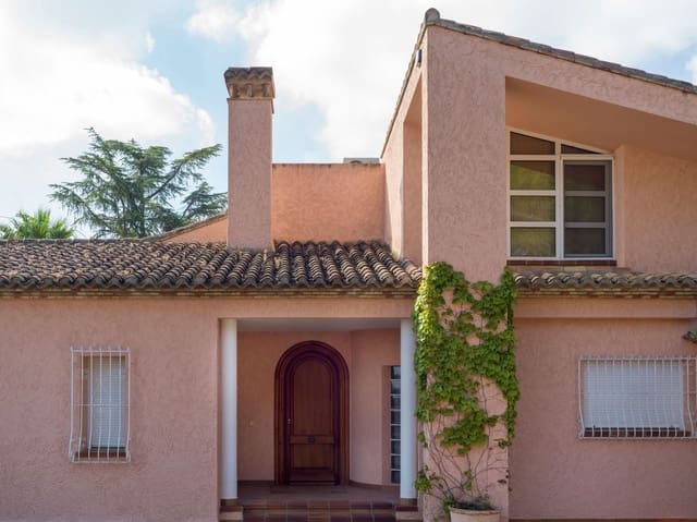 5 soveværelse Villa til salg i Ontinyent med swimmingpool garage - € 620.000 (Ref: 9275844)