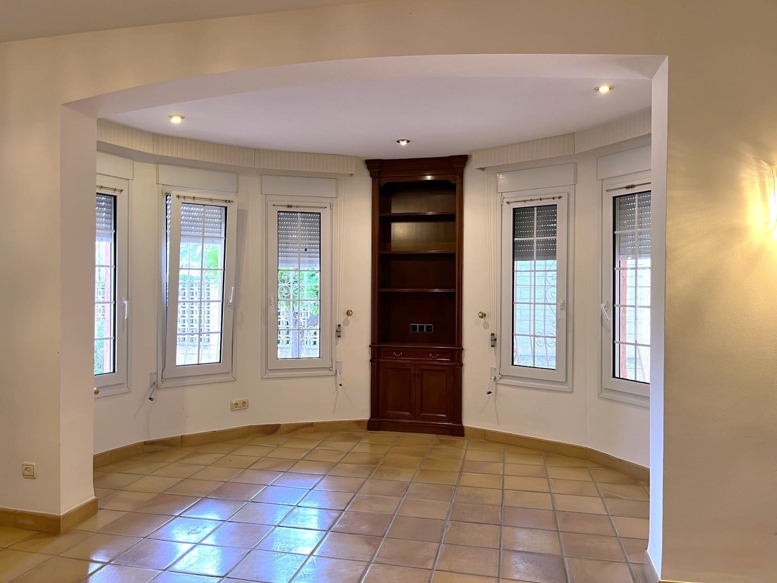 5 soveværelse Villa til salg i Ontinyent med swimmingpool garage - € 620.000 (Ref: 9275844)