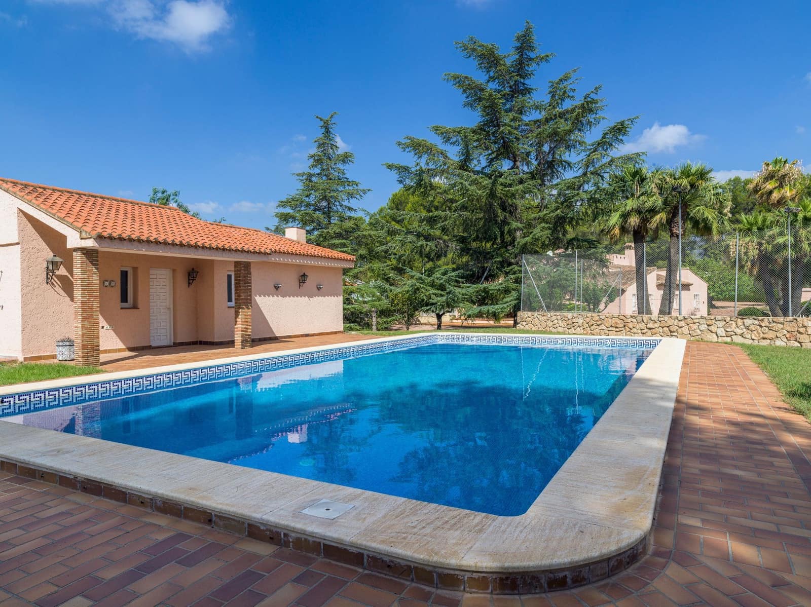 5 soveværelse Villa til salg i Ontinyent med swimmingpool garage - € 620.000 (Ref: 9275844)