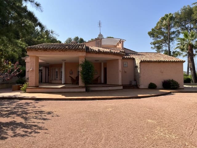 5 soveværelse Villa til salg i Ontinyent med swimmingpool garage - € 620.000 (Ref: 9275844)