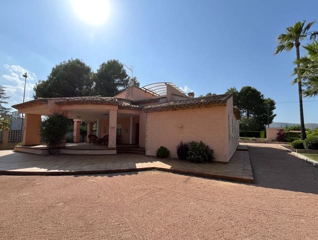 5 soveværelse Villa til salg i Ontinyent med swimmingpool garage - € 620.000 (Ref: 9275844)