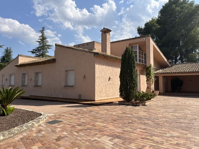 5 soveværelse Villa til salg i Ontinyent med swimmingpool garage - € 620.000 (Ref: 9275844)