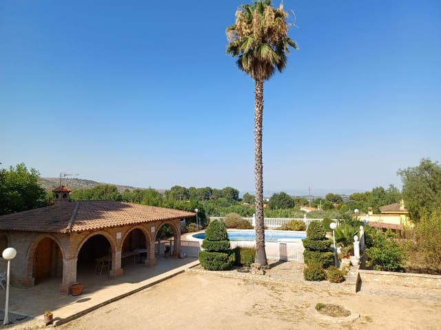 6 makuuhuone Huvila myytävänä paikassa Ontinyent mukana uima-altaan 
autotalli - 450 000 € (Ref: 9275846)